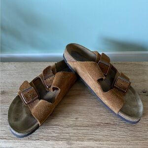 Women’s Arizona Birkenstock in Mink Suede